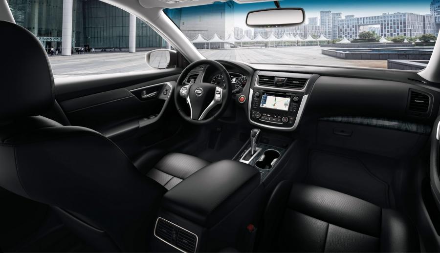 Торпедо Nissan Altima 2016 года  (US) (фото 1 из 5)